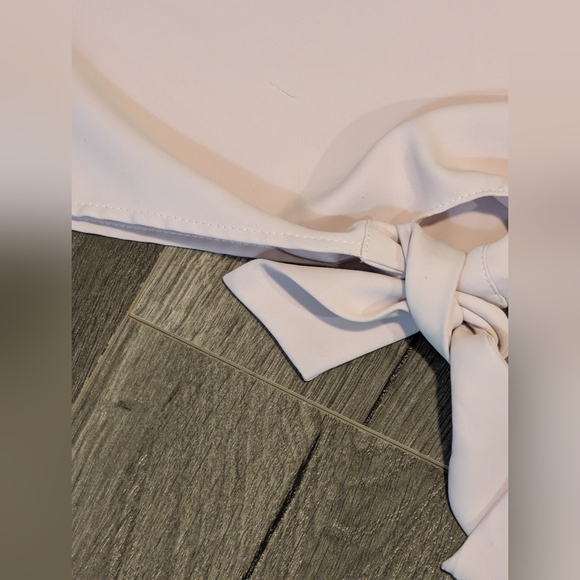 Frank Lyman Design Light Pink Tie-Front Crop Top. Dolman Sleeves. Shiny Material - Picture 5 of 11